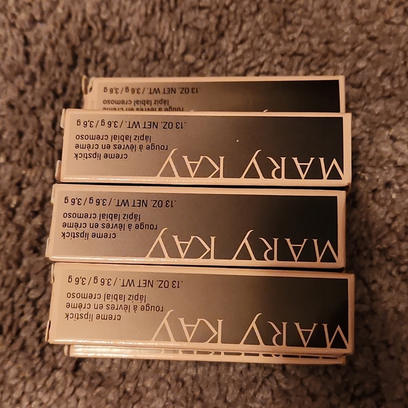 Mary Kay Creme lipstick - Picture 2 of 2